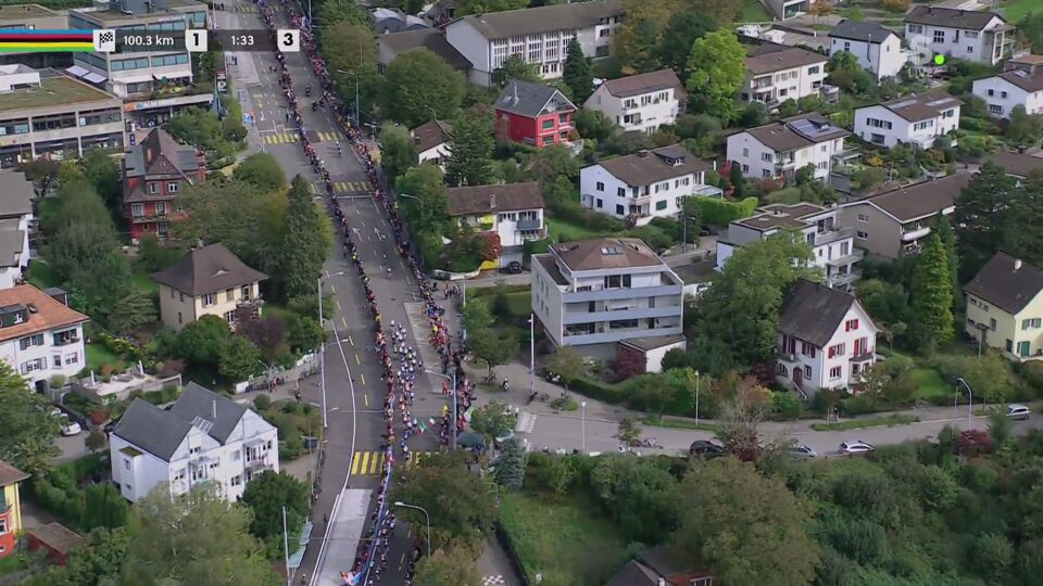 Nog 100km en daar gaat Pogacar! "Dit tart alle wetten van de logica"