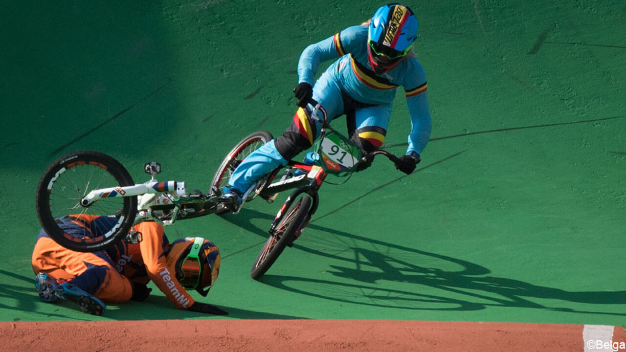 Elke Vanhoof eindigt als zesde in de olympische BMX-finale: "Jammer van mijn start" | sporza