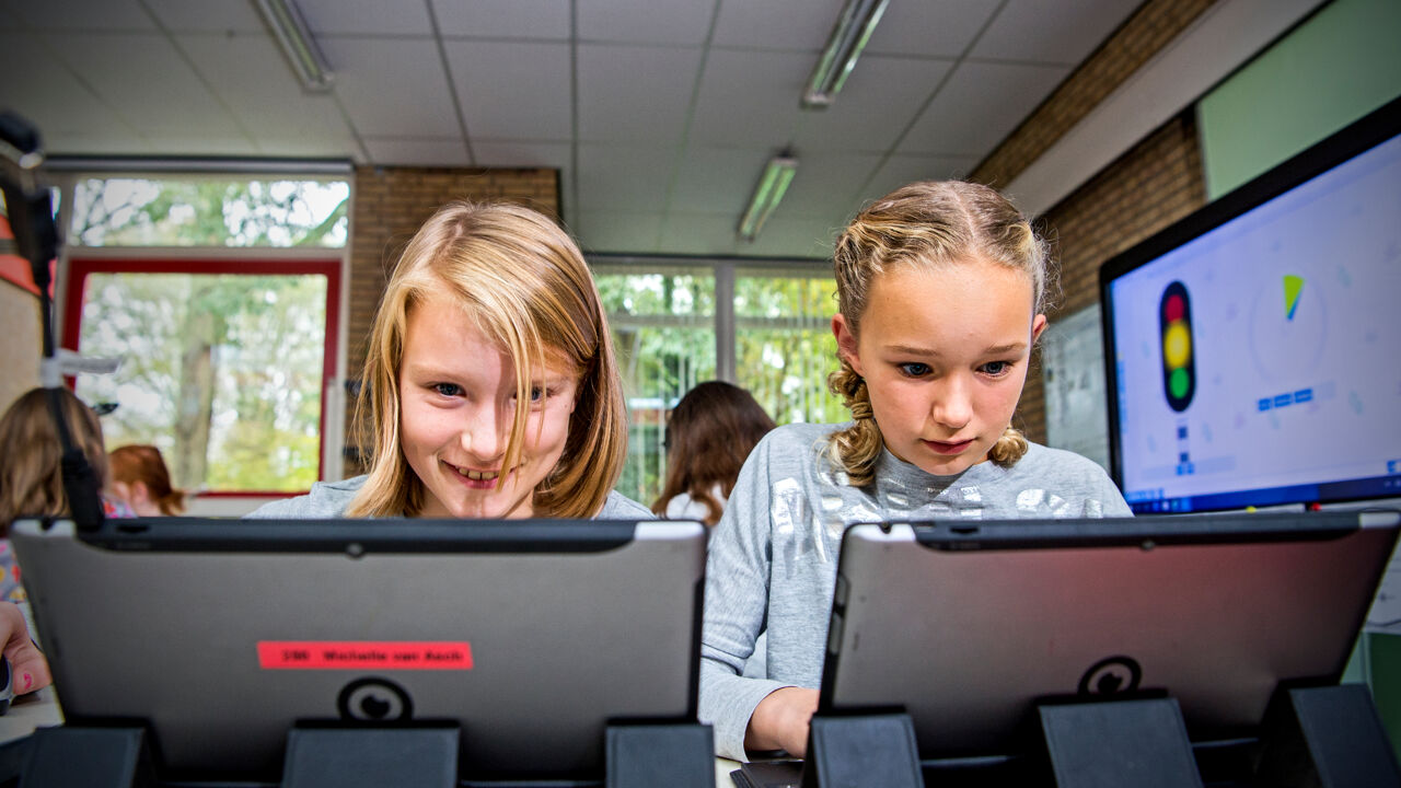 &quot;Niet de digitale tool Smartschool is een probleem, maar