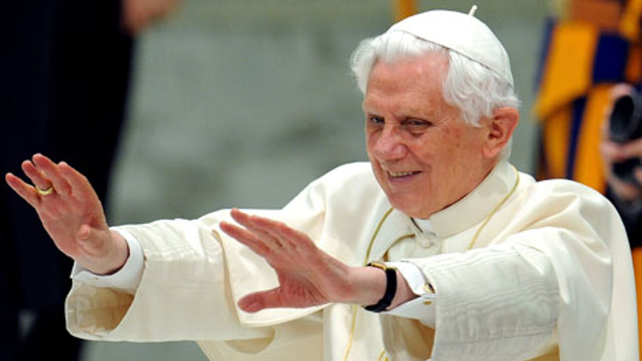 Paus Benedictus wordt "paus emeritus" | VRT NWS: nieuws