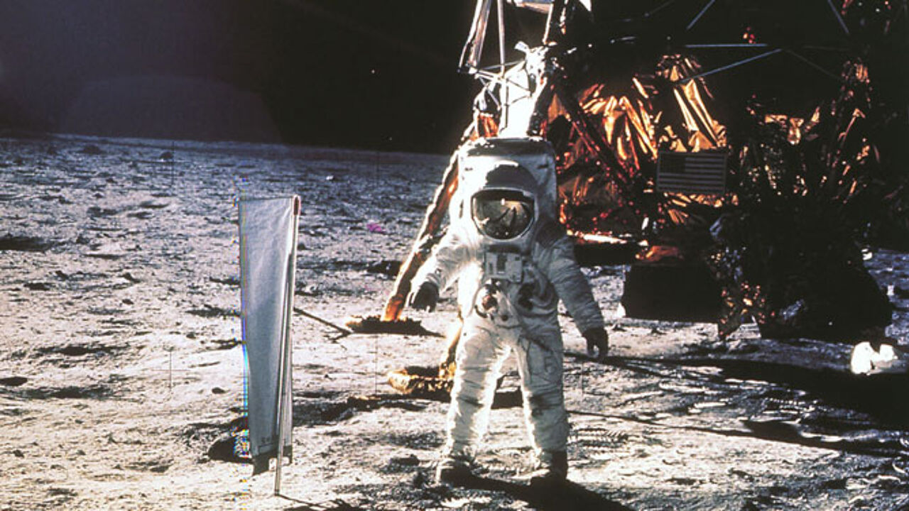 Neil Armstrong, eerste man op de maan, overleden | VRT NWS: nieuws