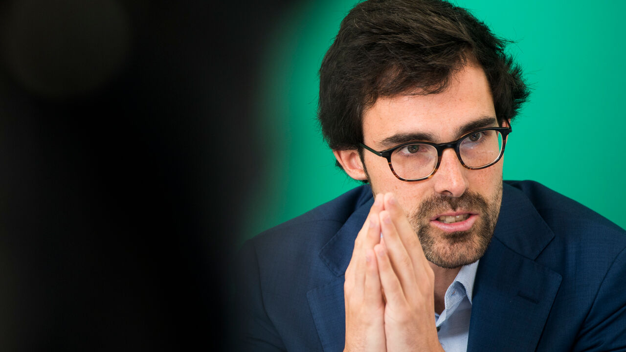 Calvo: "Laat winstgevende bedrijven die mensen ontslaan overheidssteun