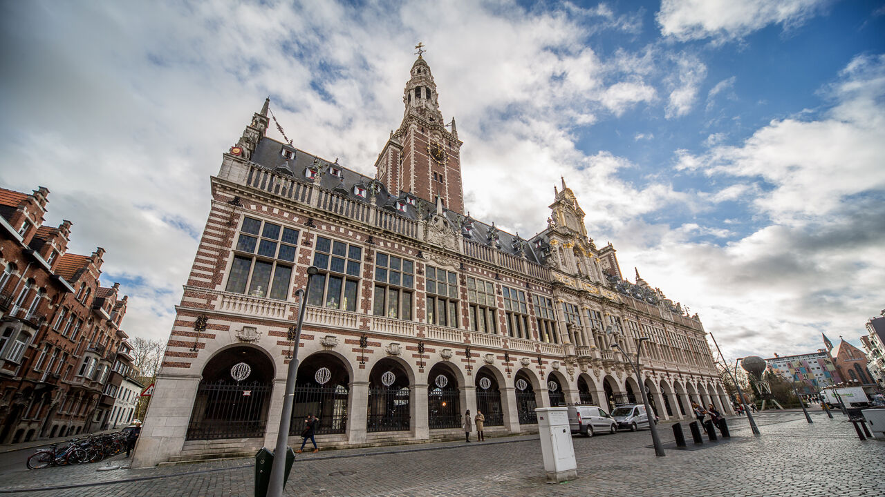 A l'occasion des 600 ans de son existence, l'Université de Louvain ...