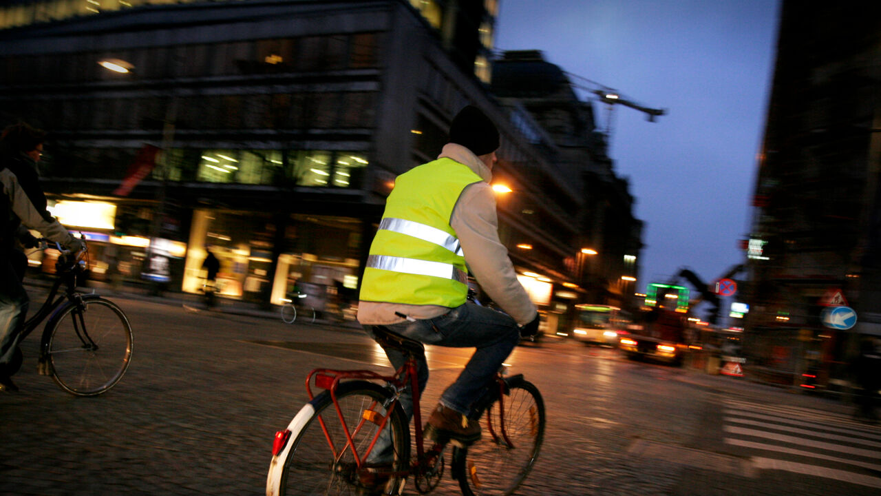 Veilig De Weg Op In Donkere Dagen Tips Voor Automobilisten Fietsers