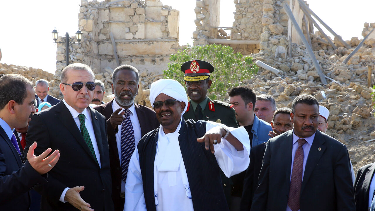De Turkse president Erdogan op bezoek bij de Soedanese president Bashir