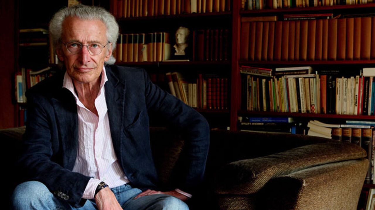 Schrijver Harry Mulisch (83) overleden VRT NWS nieuws