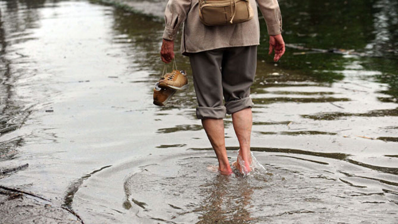 наводнения в европе 2021 германия. новый орлеан город наводнение. штольберг наводнение. босиком по лужам.