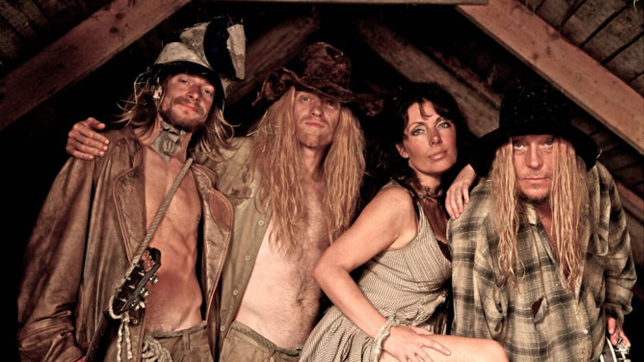 Rednex hold mp3. Rednex вокалистка. Группа реднекс. Сесилия Карлссон Rednex. Rednex - Cotton Eye Joe (1994).