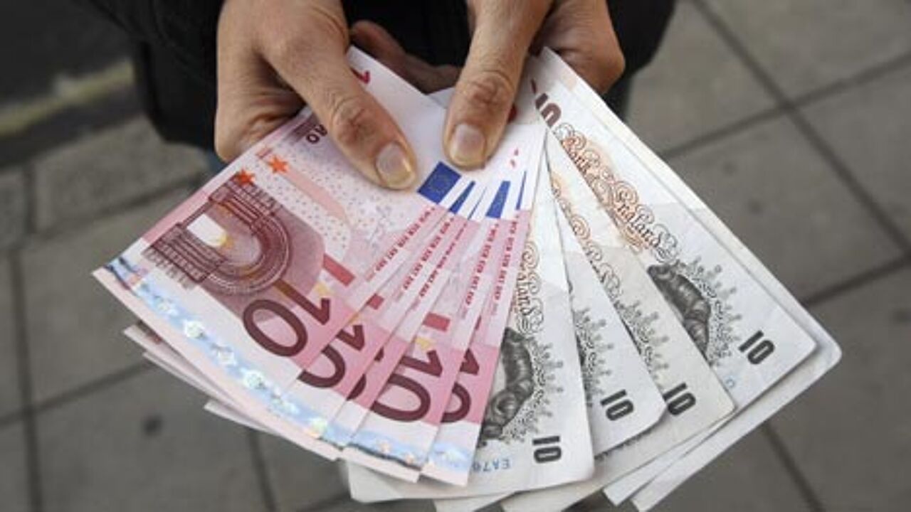 Доллары в бун. Евро и фунт. Фунт к доллару. Pounds Euro.
