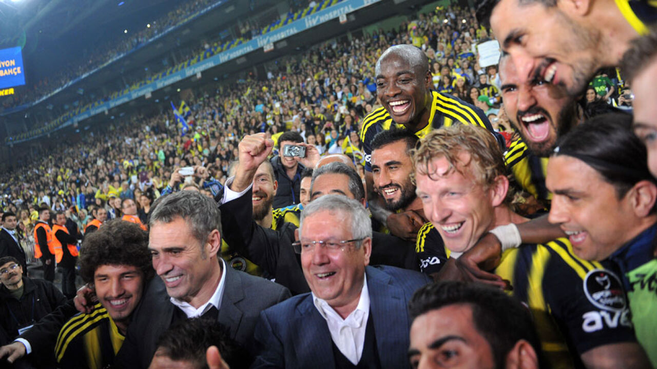 Fenerbahçe kroont zich tot kampioen van Turkije voetbal sporza Fenerbahçe kroont zich tot kampioen van Turkije voetbal sporza