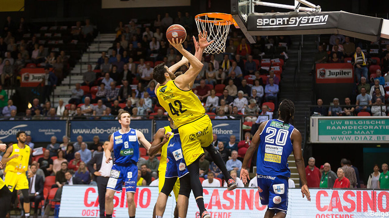 Oostende en Antwerp Giants blijven hand in hand op kop sporza
