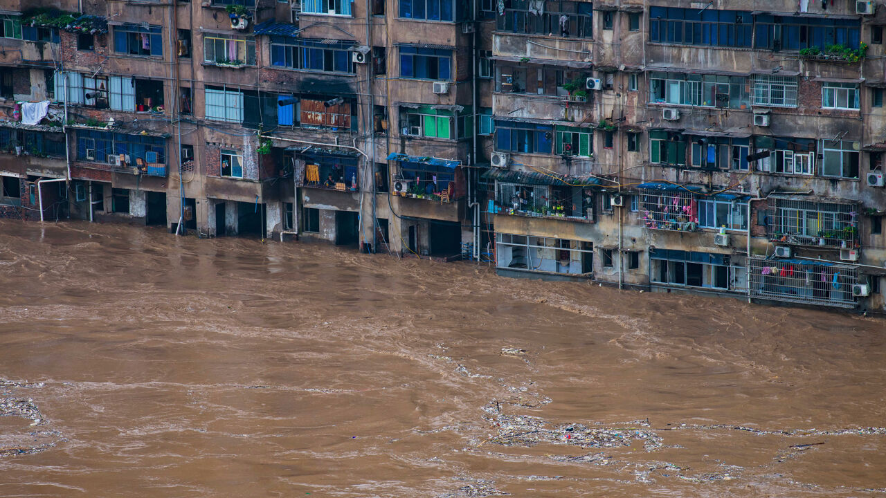 Overstromingen In China Naar Een Hoogtepunt: 2,2 Miljoen Mensen Zijn Op ...