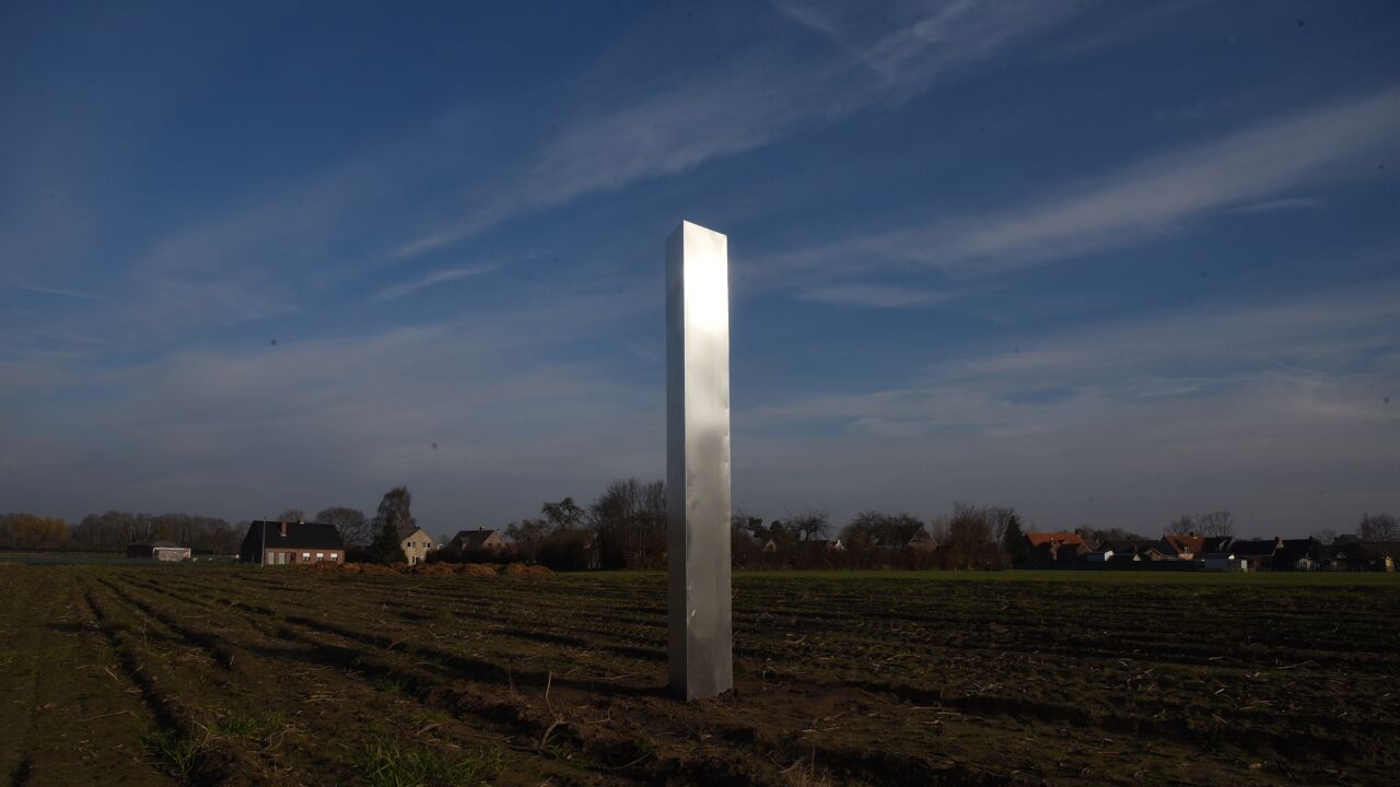 Jetzt hat auch Belgien seinen mysteriösen Metall-Monolithen: In einem Kartoffelacker  Acffb8ef-3957-11eb-aae0-02b7b76bf47f