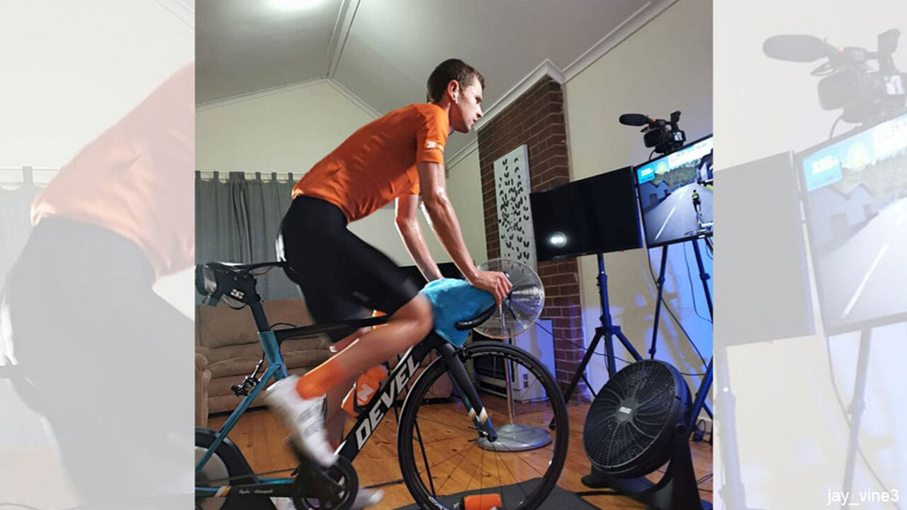 25jarige Australiër krijgt profcontract bij AlpecinFenix na zege in Zwiftwedstrijd sporza