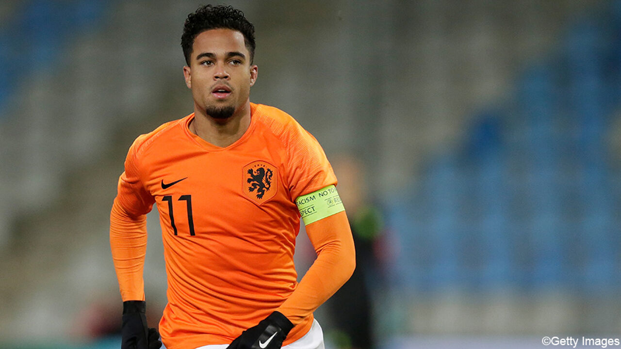 Justin Kluivert is, like his father Patrick, a forward. Justin Kluivert