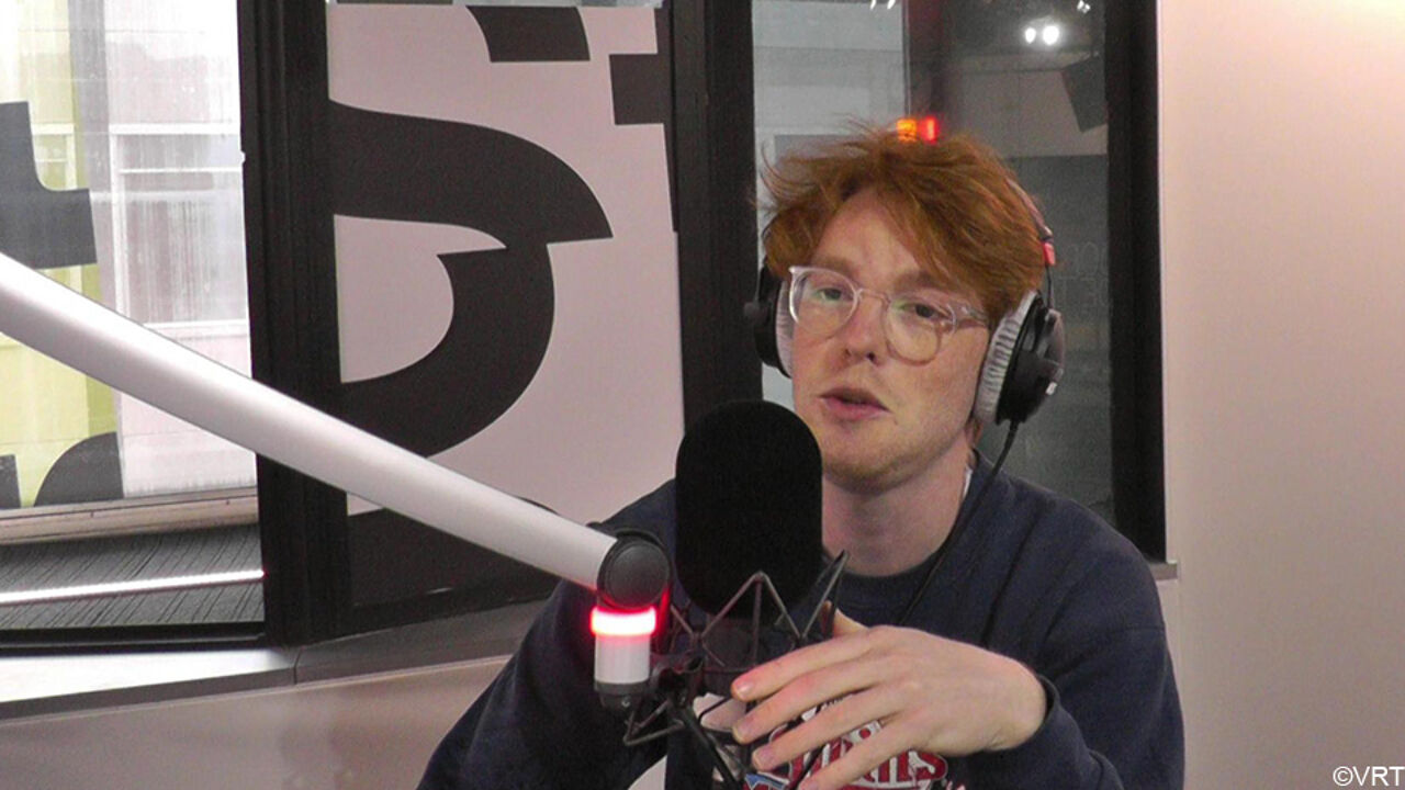 StuBru-presentator eert Dimitri Van den Bergh met song ...