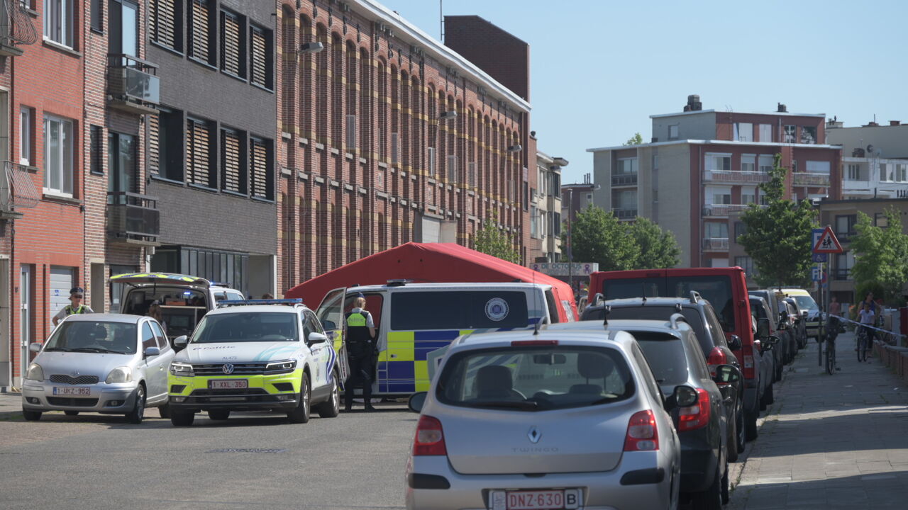 Man Overleden Na Steekpartij In Buurt Van School In Deurne, Politie ...