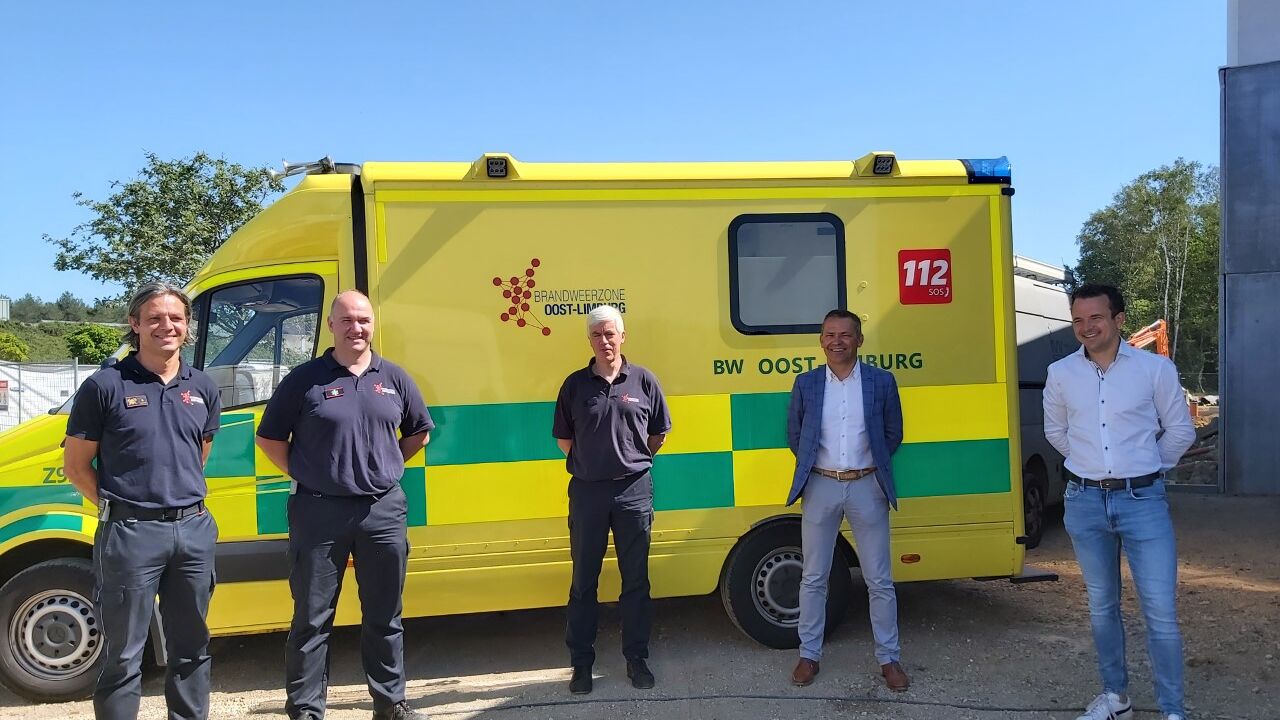 Ziekenwagen vertrekt binnenkort vanuit technische dienst in Oudsbergen