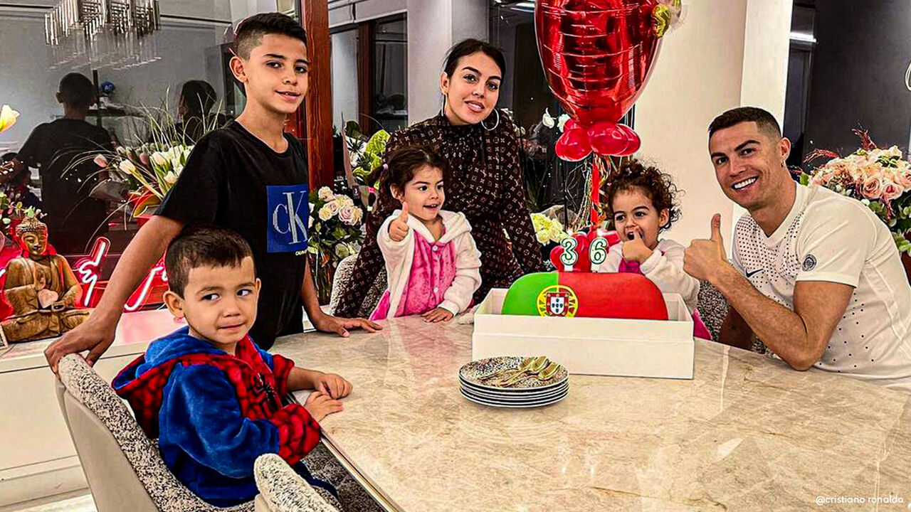 Het ongewenste kind dat de wereld veroverde: de 7 gezichten van