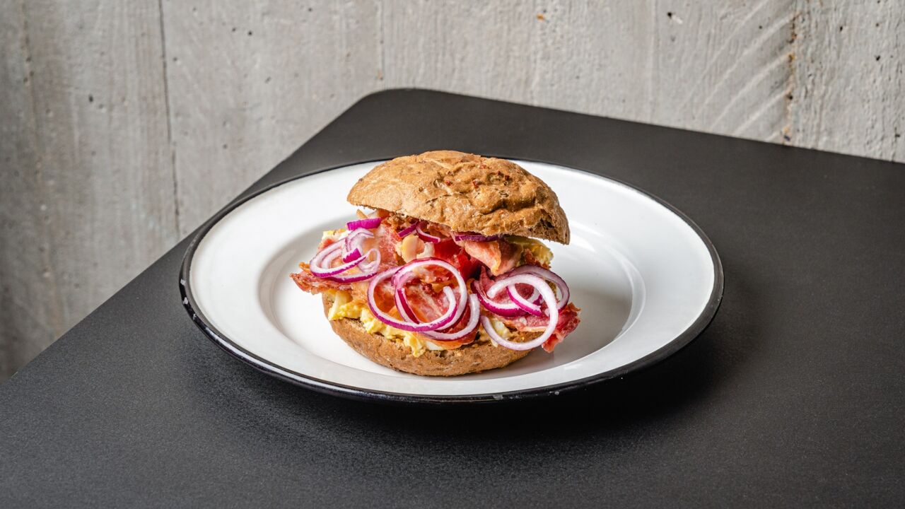 De zussen van de koning: Marie-Christine, het zwarte schaap van de