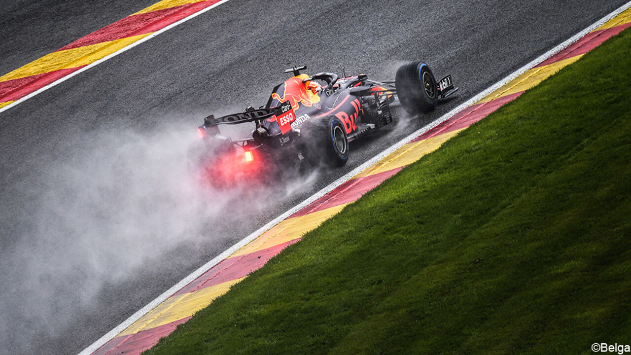 Verstappen Houdt Ontketende Russell Van Pole In Spa Norris Crasht Zwaar Sporza