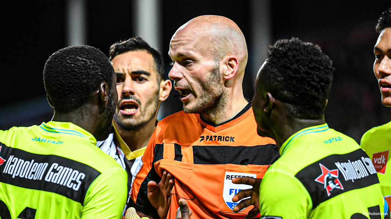 Delferière tijdens de bewuste Charleroi - AA Gent.