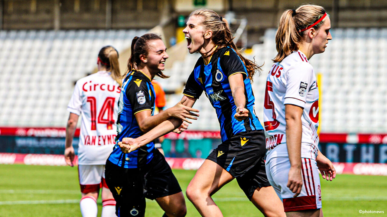 Minnaert viert een goal tegen Standard.