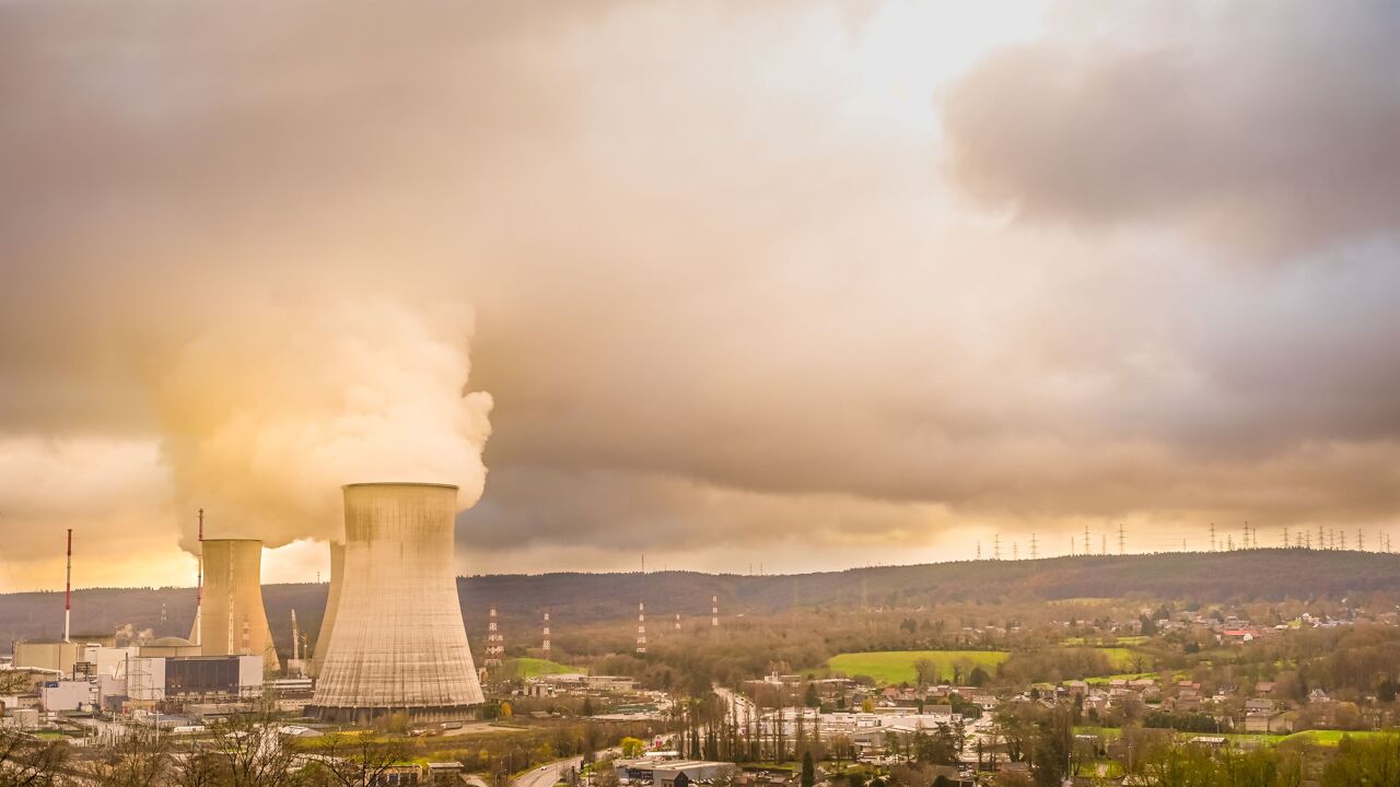 Kerncentrales nog beter voor klimaat door levensduurverlenging, vragen over nucleair afval en veiligheid blijven