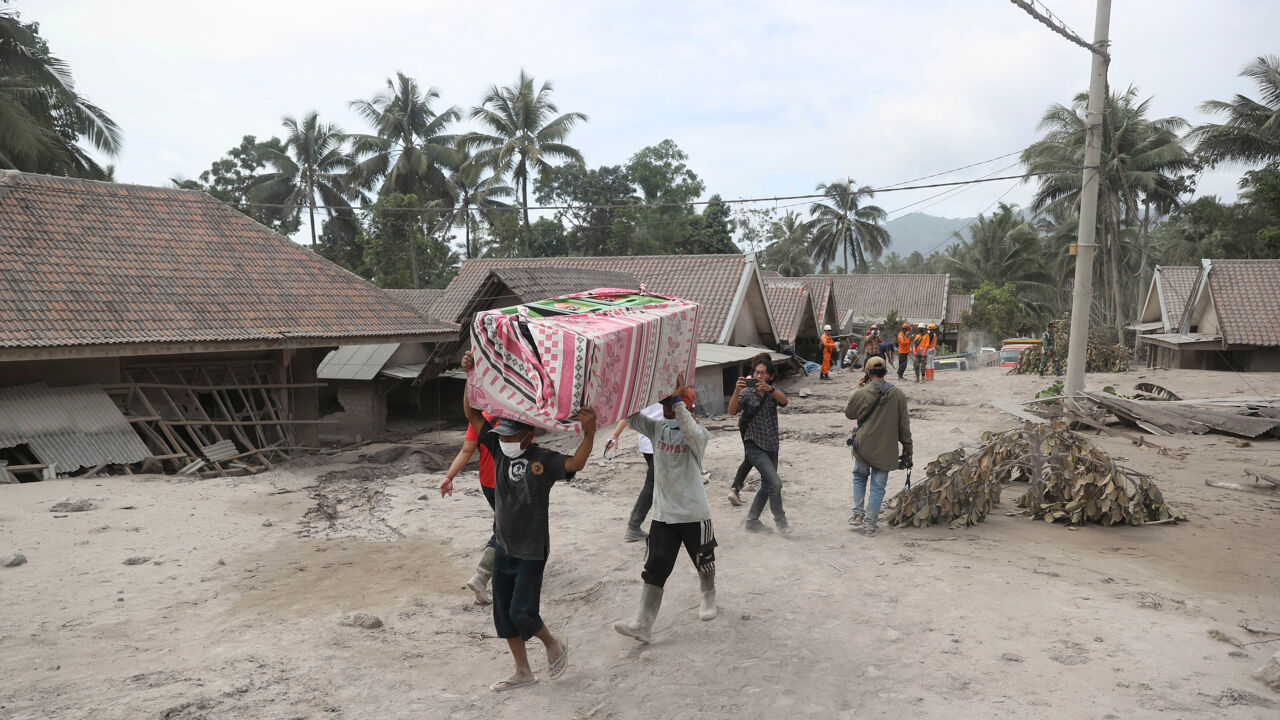 Dodentol Na Vulkaanuitbarsting Op Het Indonesische Eiland Java Loopt Op ...