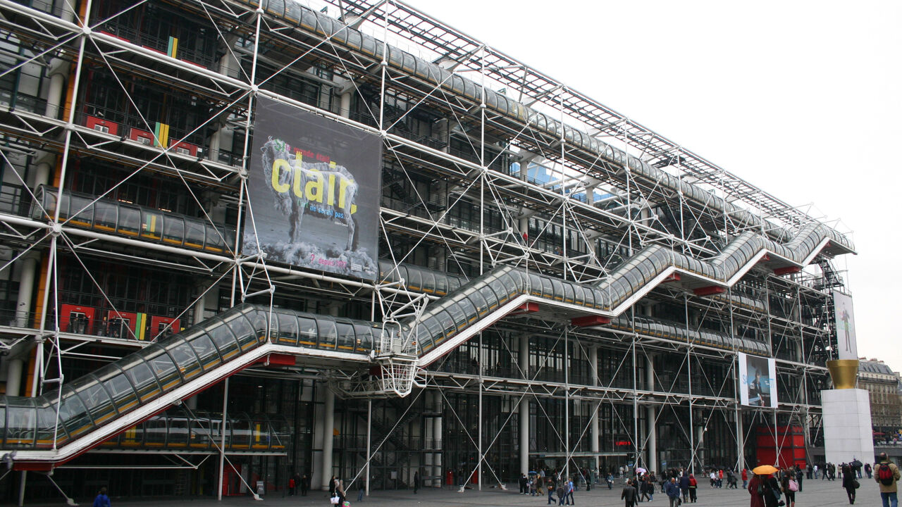 The Temple of Culture at the Center Pompidou broke up the classic Paris landscape of the 1970s. The Temple of Culture at the Center Pompidou broke up the classic Paris landscape of the 1970s.