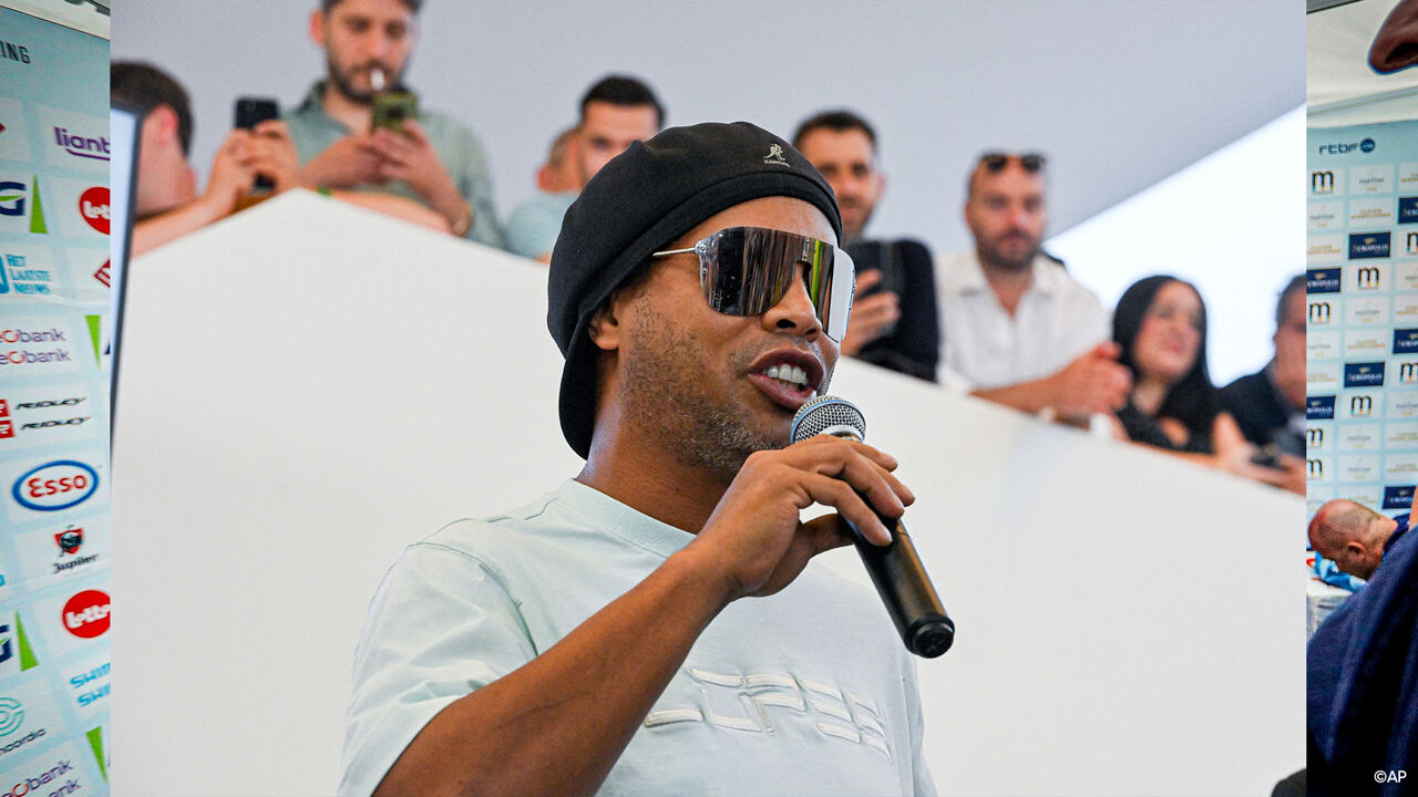 Ronaldinho tijdens zijn befaamde optreden van 4 minuten in Bergen.