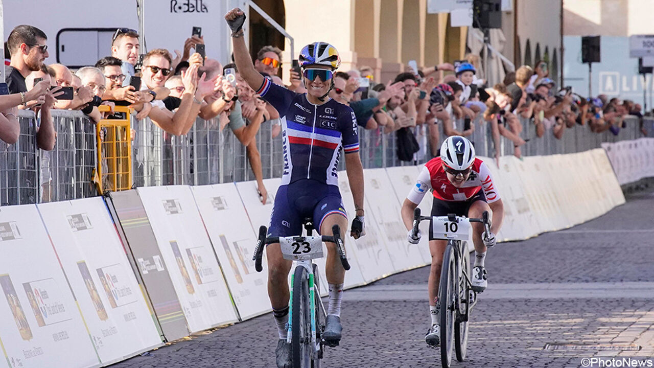 Campione del mondo in 4 discipline!  Il fenomeno francese Ferrand-Prévot è il 1° portatore della maglia iridata in gravel |  bicicletta