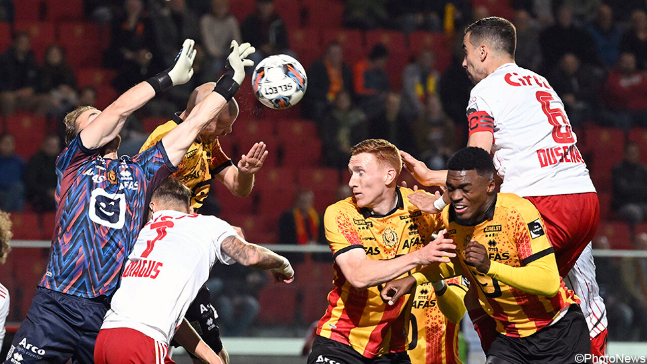 Micklin ha avuto un momento difficile nel primo tempo. Micklin ha avuto un momento difficile nel primo tempo.