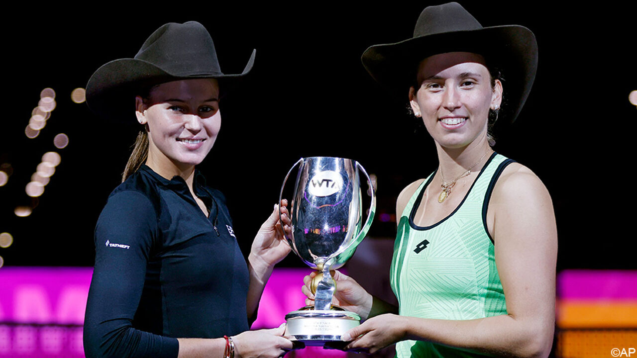 Мертенс и Кудерметова выиграли двойной титул в финале WTA после сильного камбэка |  Финал ВТА