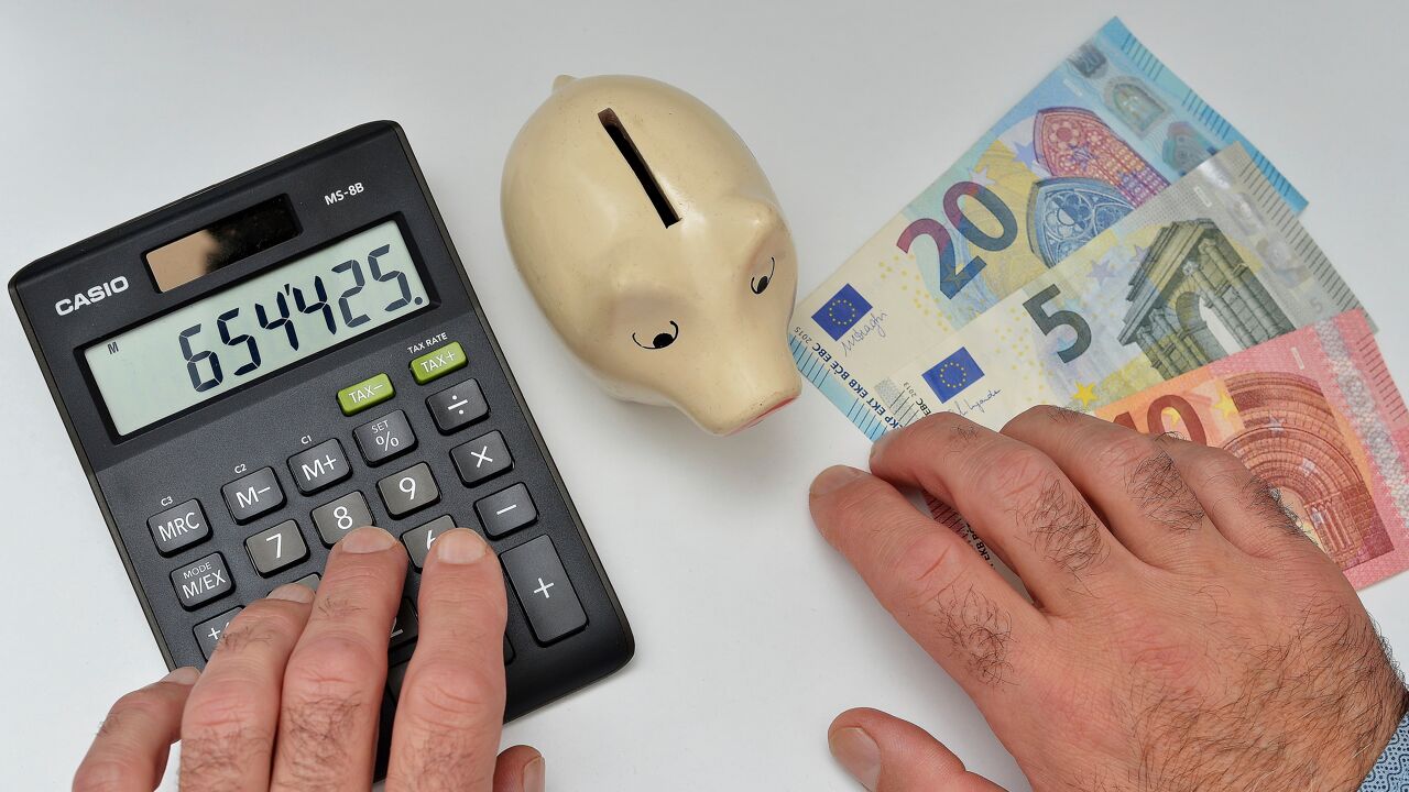 8 uitgaven die je dit jaar nog kan doen om minder belastingen te betalen VRT NWS nieuws
