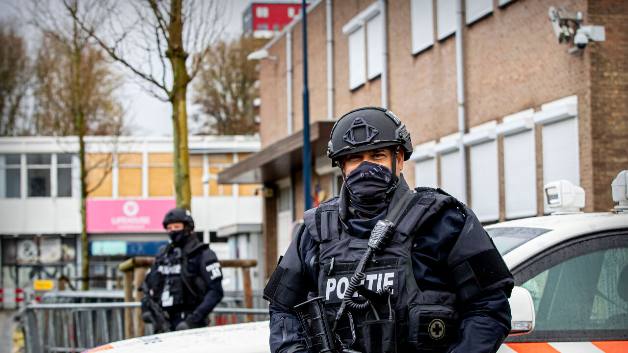 Neef Van Beruchte Nederlandse Crimineel Ridouan Taghi Moet De Cel In ...