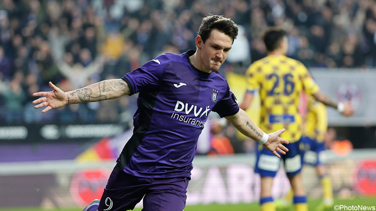 Anderlecht's Ryota Morioka celebrates after scoring the 2-0 goal