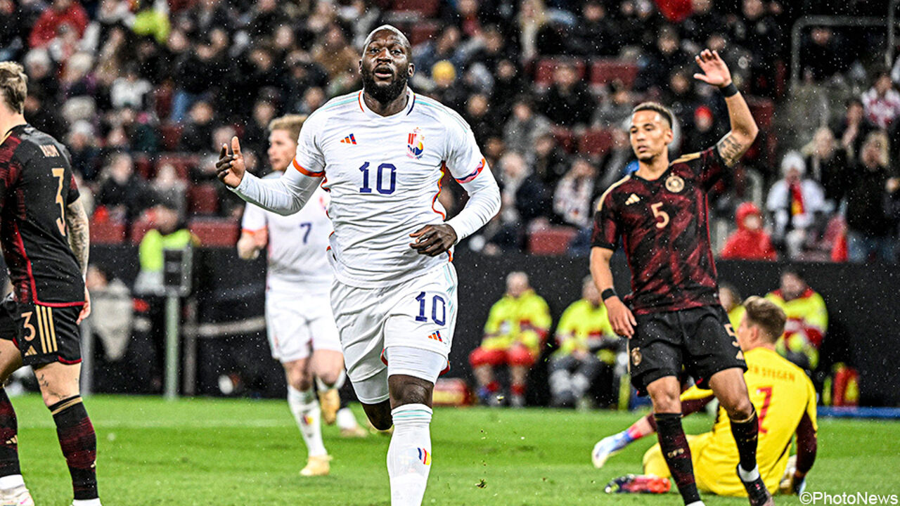 Romelu Lukaku scores again. He made 3 against Sweden. Romelu Lukaku