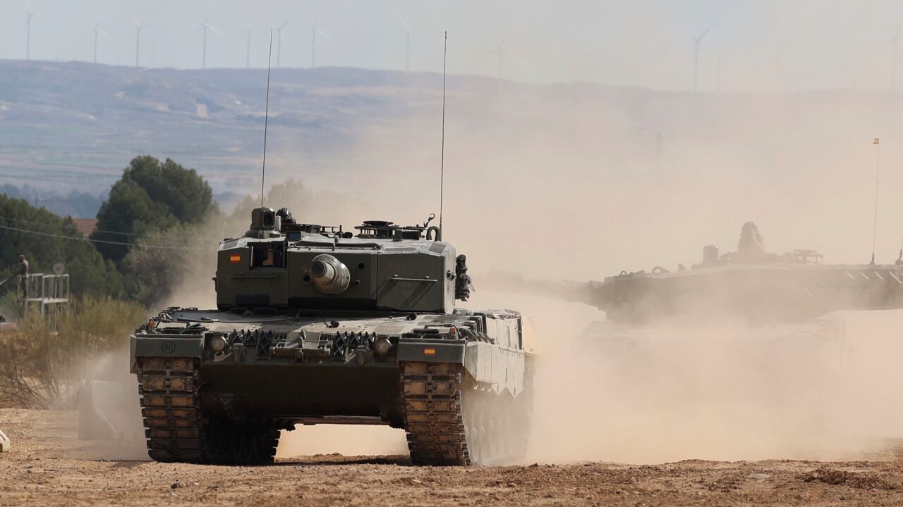 File photo: Spanish soldiers teach Ukrainians how to drive a Leopard tank. File photo: Spanish soldiers teach Ukrainians how to drive a Leopard tank.