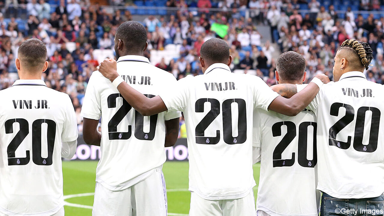 Giocatori e tifosi del Real Madrid rispondono: “Siamo tutti Vinicius. Basta”.  La Liga Calcio 2022/2023