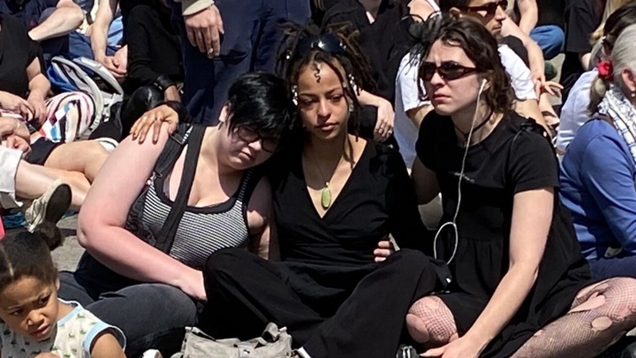 Onvrede na uitspraak zaak-Sanda Dia: betogers houden stil protest in