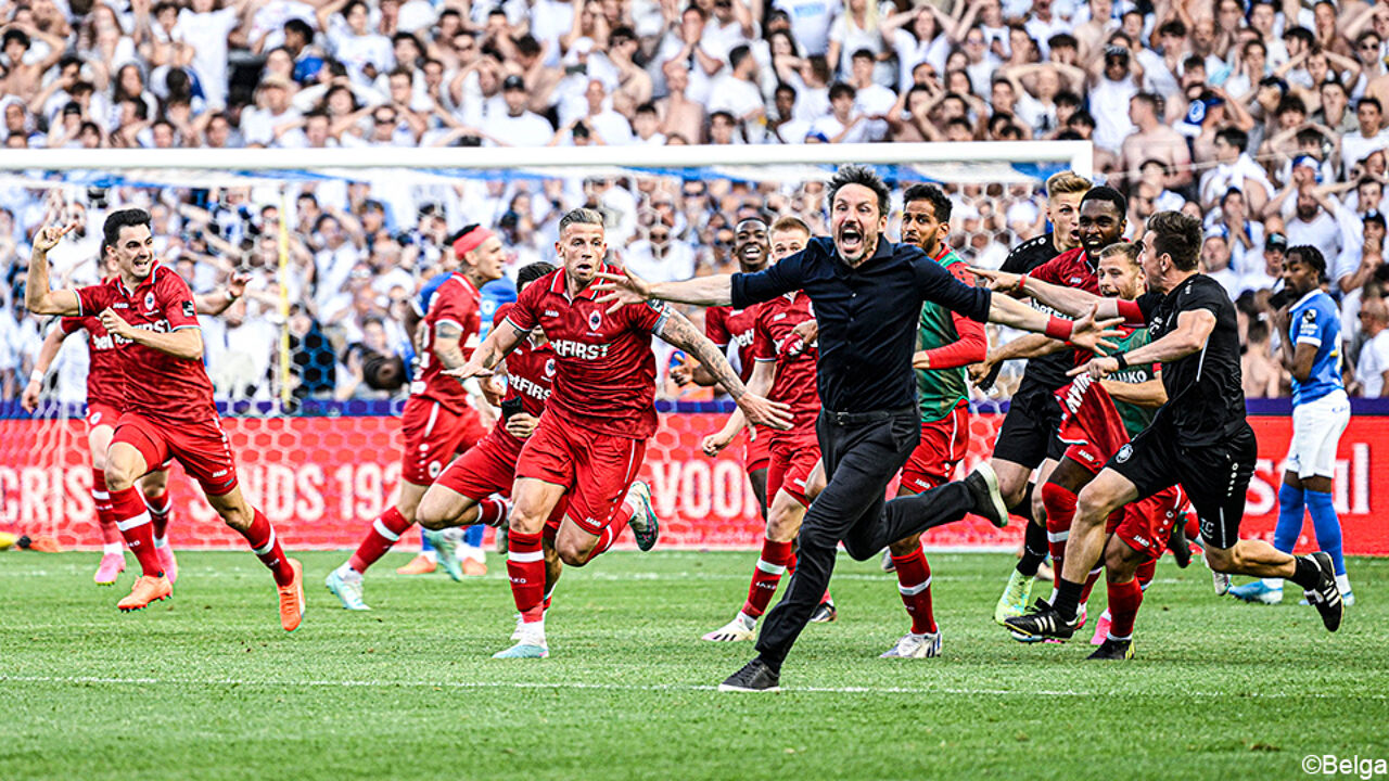 BEKIJK: Antwerp-spelers Gaan Helemaal Uit De Bol Na Historische ...