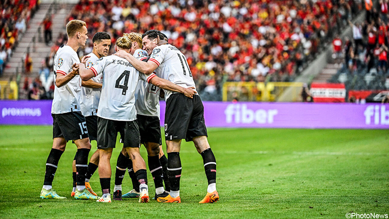 De Oostenrijkers vieren de 0-1.