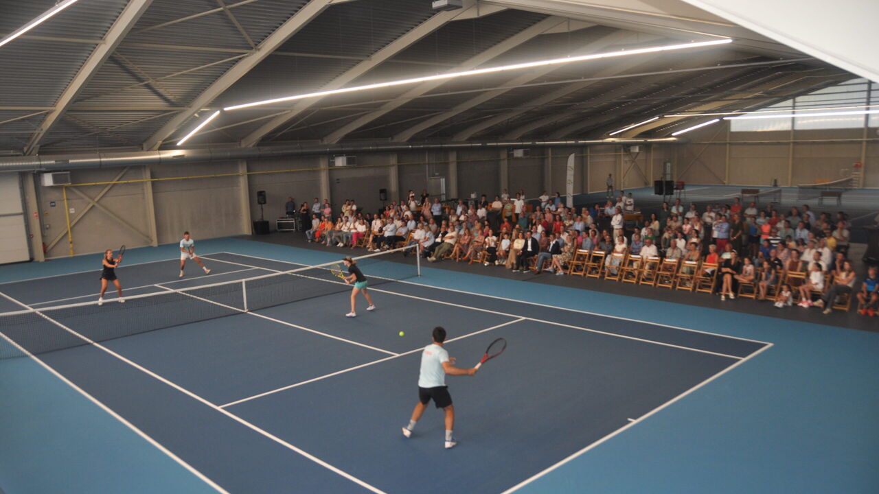 Grootste van Vlaanderen opent nieuwe indoorhal in