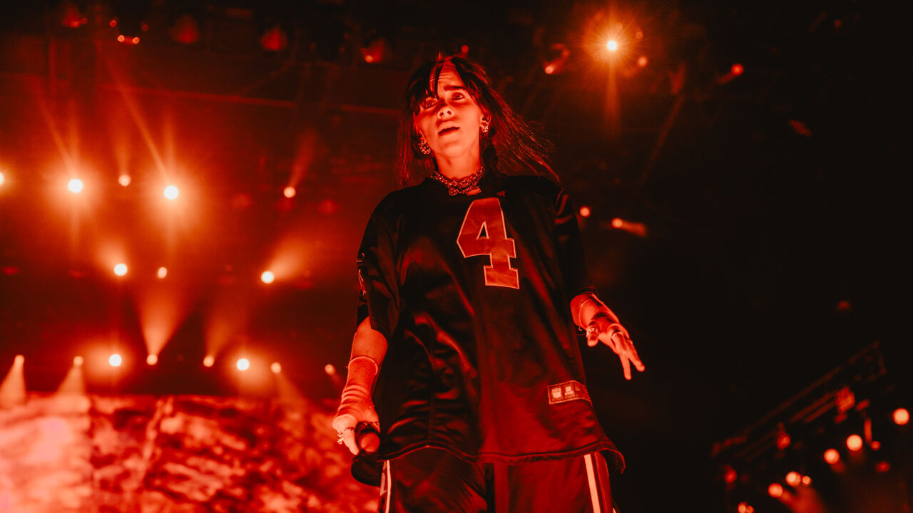 Herbeleef dag 2 van Pukkelpop: Billie Eilish pakt emotioneel publiek voor  de Main Stage volledig in | VRT NWS: nieuws