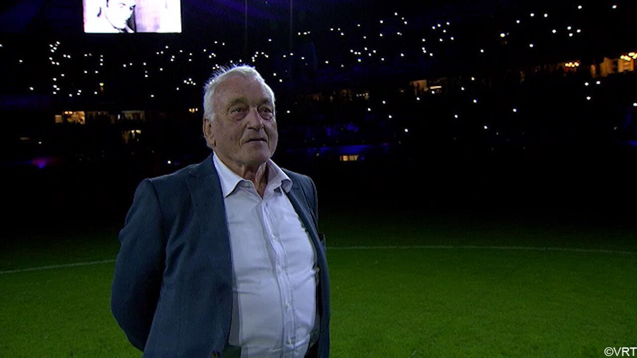 Watch: Astridpark moves Paul van Himst with a touching tribute on his 80th birthday |  Jupiler Professional League