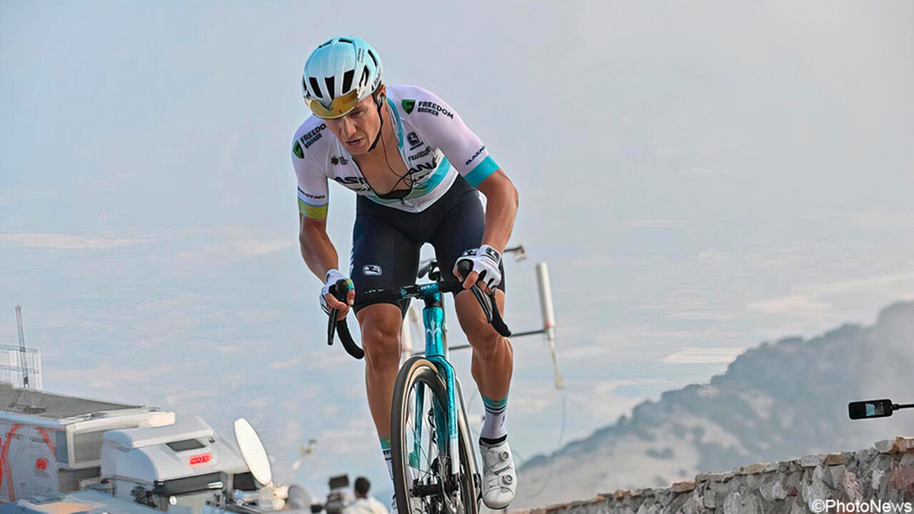 Alexei Lutsenko striscia verso la vittoria sulla brutale salita finale in Türkiye |  Ciclismo