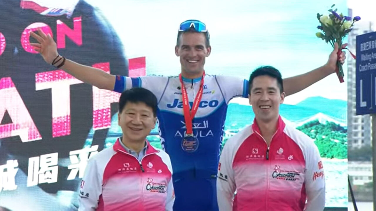 Зденек Штыбар блистает в своей последней шоссейной гонке, а его товарищ по команде Постельбергер побеждает в Гонконге |  Езда на велосипеде