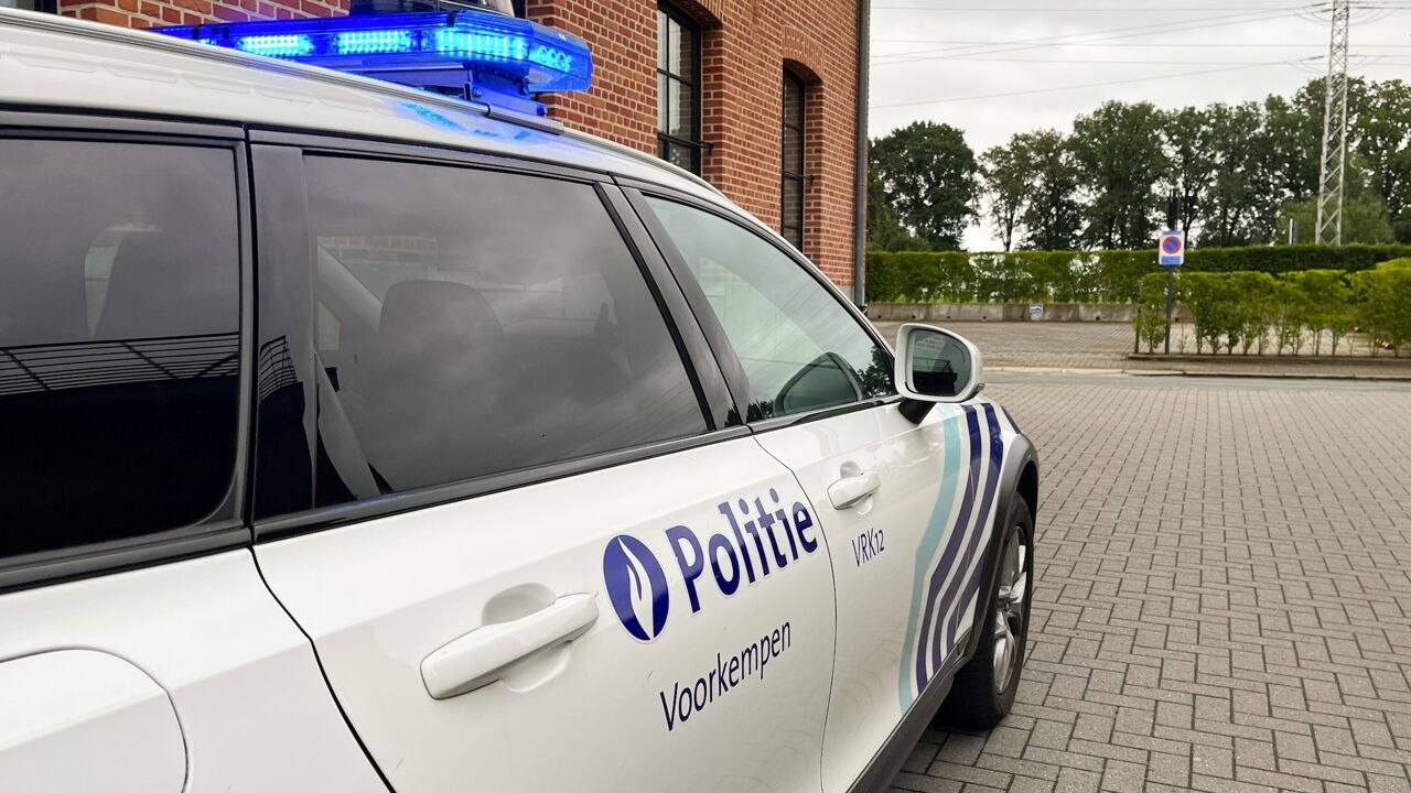 Speciale eenheden van de politie pakken man op die woning in Malle