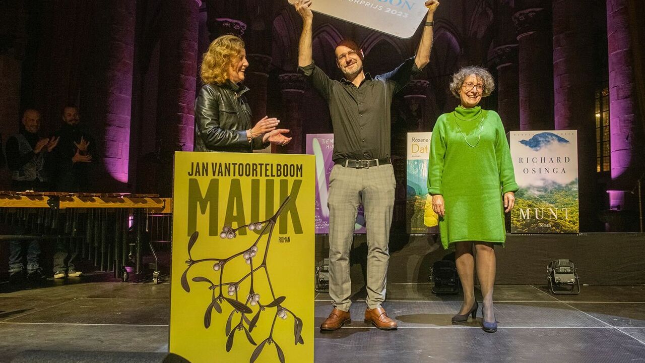 Vlaamse schrijver Jan Vantoortelboom wint Boekenbon Literatuurprijs